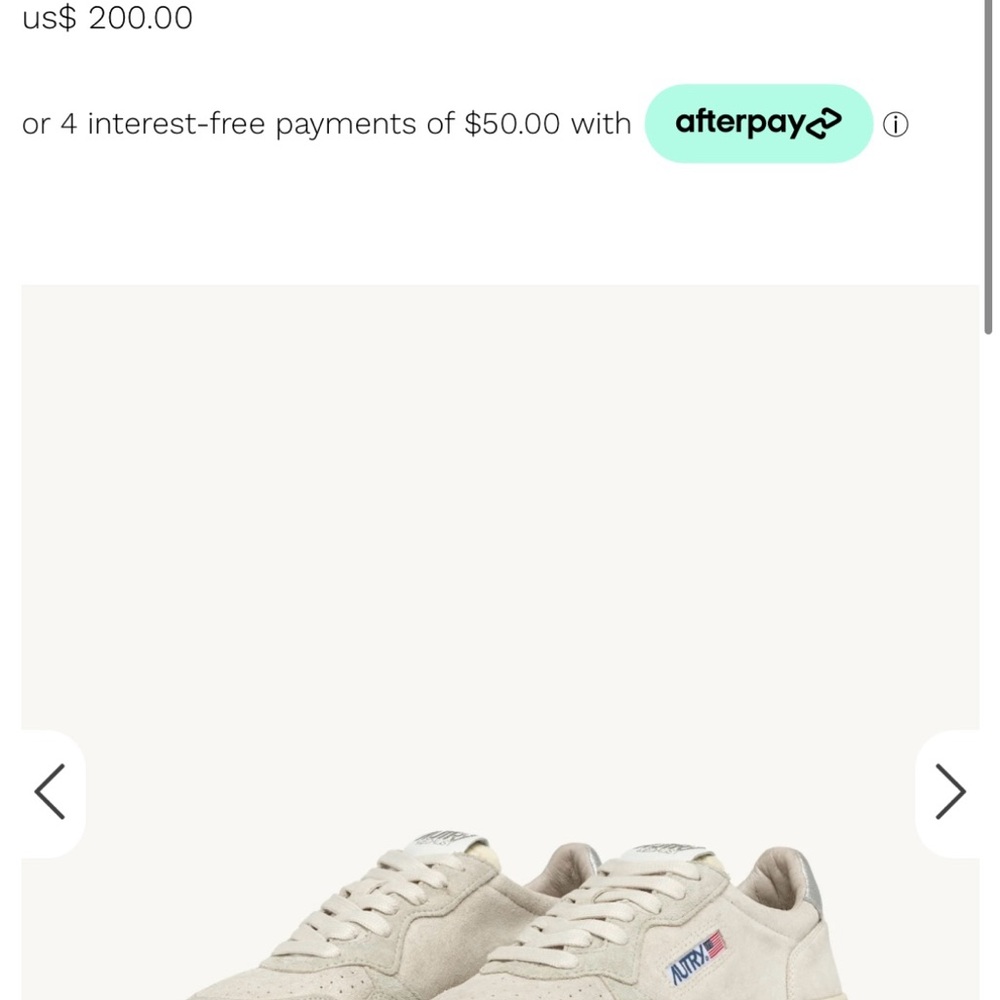 Autry Women’s Low Medalist sneaker. New in box.